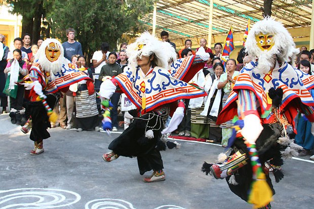 རྣམ་ཐར་ཟློས་གར་གྱི་གནས་བབས།