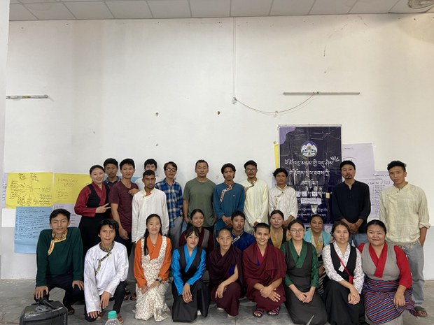 བོད་པའི་སྤྱི་ཚོགས་གཙོས་སྤྱི་ཚོགས་ནང་བཙན་གཡེམ་དང་ཆགས་སྤྱོད་ཀྱི་བརྗོད་གཞི་ཐོག་ཟབ་སྦྱོང་གནང་ཡོད་པ།