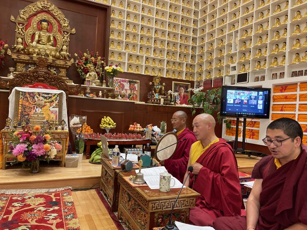 ནུབ་ཕྱོགས་སུ་བོད་ཀྱི་ཆོས་དང་རིག་གཞུང་ཡུལ་གོམས་གཤིས་ལུགས་མི་ཉམས་རྒྱུན་འཛིན།