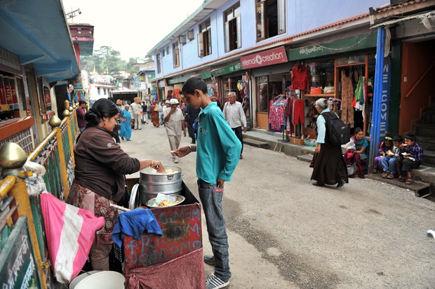 སྐྱིད་འཛོམས་ཧི་མ་ལ་ཡའི་ཟ་ཁང་།