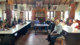 བོད་མི་སྨན་ཞབས་པ་རྒྱ་གར་ནང་དང་བླང་གིས་འཕྲོད་བསྟེན་ཞབས་ཞུར་ཕེབས་པ།