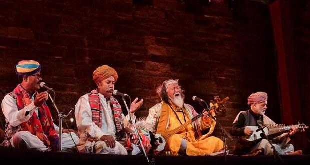 བློ་བསྟན་རྣམ་གླིང་ལགས་ཀྱིས་རྒྱ་གར་ནང་འཁྲབ་སྟོན་སྐོར་བསྐྱོད་གནང་བ། བློ་བསྟན་རྣམ་གླིང་ལགས་ཀྱིས་རྒྱ་གར་ནང་འཁྲབ་སྟོན་སྐོར་བསྐྱོད་གནང་བ།