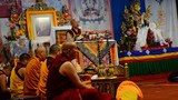 ཁེ་ན་ཌར་ས་ག་ཟླ་བའི་ཉིན་མཆོད་འབུལ་གནང་བ།