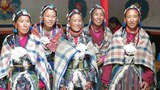 གློ་བོ་ཡུལ་ཚོ་བདུན་པོའི་མི་མང་རྣམས་ནས་ཡུལ་སྲོལ་གོམས་གཤིས་རྒྱུན་འཛིན་བྱེད་སྟངས།