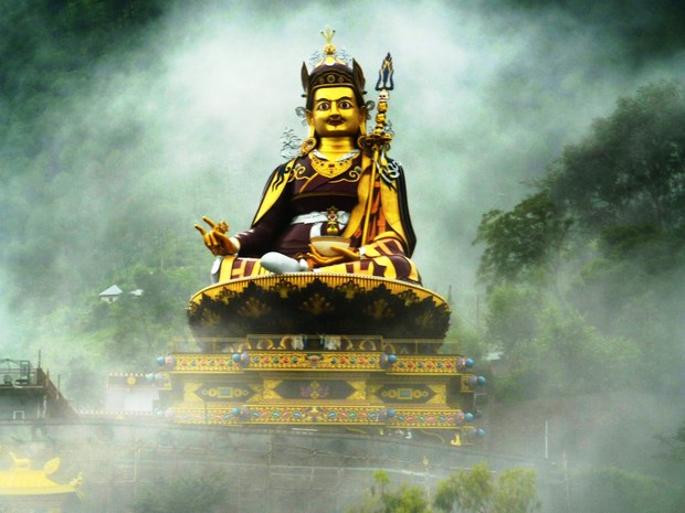 ལྷོ་བྲག་མཁར་ཆུ་དགོན་པར་སྤྲེལ་ཟླ་ཚེས་བཅུ།