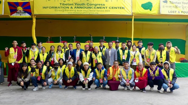 བོད་ཀྱི་གཞོན་ནུ་ལྷན་ཚོགས་ནས་གནས་མཆོག་རྡོ་རྗེ་གདན་དུ་སྤྱི་ཚོགས་ཞབས་ཞུ།