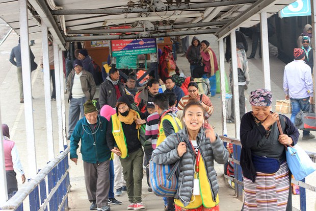 བོད་ཀྱི་གཞོན་ནུ་ལྷན་ཚོགས་ཀྱི་དང་བླངས་ཞབས་ཞུ། བོད་ཀྱི་གཞོན་ནུ་ལྷན་ཚོགས་ཀྱི་དང་བླངས་ཞབས་ཞུ།