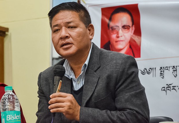 བོད་མིའི་སྤྱི་ཚོགས་ནང་ཆིག་སྒྲིལ་དགོས།
