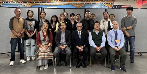བྱང་ཨ་རིའི་སྐུ་ཚབ་དོན་གཅོད་ཁང་གི་བོད་རིགས་འབྲེལ་མཐུད་པ་ཀུན་དགའ་བཀྲ་ཤིས་ལགས་ཀྱིས་