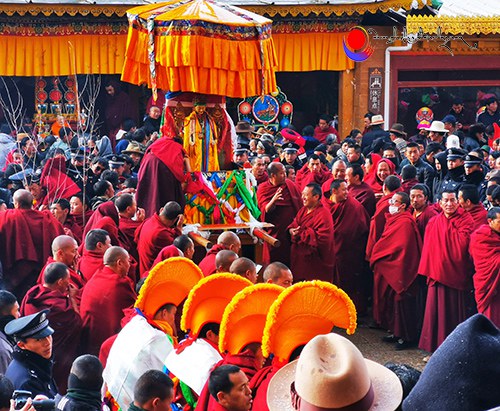 བོད་ཀྱི་སྲོལ་རྒྱུན་དུས་ཆེན་བྱམས་པ་གདན་འདྲེན། བོད་ཀྱི་སྲོལ་རྒྱུན་དུས་ཆེན་བྱམས་པ་གདན་འདྲེན།