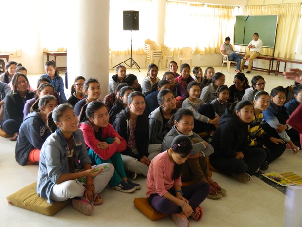 ཆོས་དང་རིག་གཞུང་སྐོར་ཟབ་སྦྱོང་། ཆོས་དང་རིག་གཞུང་སྐོར་ཟབ་སྦྱོང་།