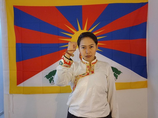 ཆུང་དུས་ནས་ཆབ་སྲིད་ལ་སོགས་པའི་ལས་འགུལ་ནང་ཆ་ཤས་ལེན་ན་རང་ཉིད་ཀྱི་མདུན་ལམ་ལ་ཁེ་ཕན་ཡོད་པ།