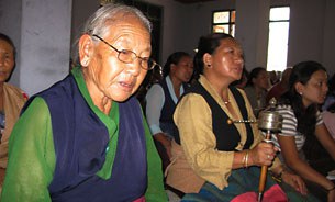 ཞི་བདེའི་ཆེད་སྨྱུང་གནས་སྨོན་ལམ་གསོལ་འདེབས། ཞི་བདེའི་ཆེད་སྨྱུང་གནས་སྨོན་ལམ་གསོལ་འདེབས།