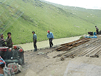 dam-on-machu-200.gif