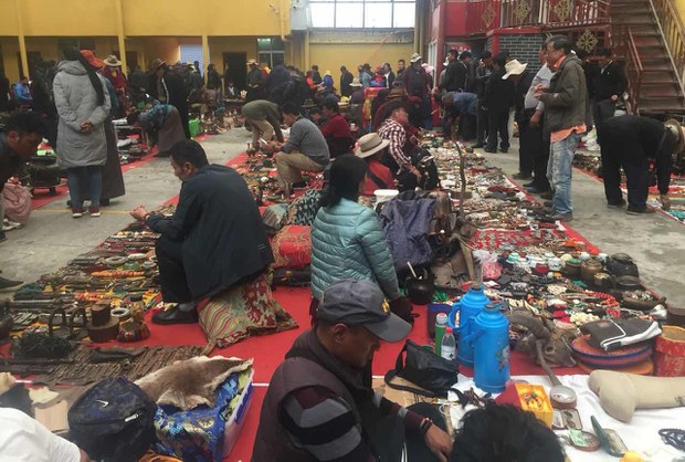 བོད་མདོ་སྨད་ཁྱུང་མཆུ་རྫོང་དུ་ཅ་ལག་རྙིང་པའི་ཚོང་འདུས་སྐབས་དང་པོ་ཚོགས་ཡོད་པ། བོད་མདོ་སྨད་ཁྱུང་མཆུ་རྫོང་དུ་ཅ་ལག་རྙིང་པའི་ཚོང་འདུས་སྐབས་དང་པོ་ཚོགས་ཡོད་པ།