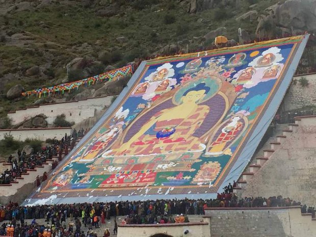 ལྷ་སར་ཞོ་སྟོན་དུས་ཆེན་འགོ་བཙུགས་བྱས་པ།