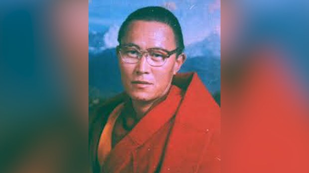 སྤྲུལ་སྐུ་བསྟན་འཛིན་བདེ་ལེགས་སྐུ་གྲོངས་ནས་ལོ་དྲུག་འཁོར་བ།
