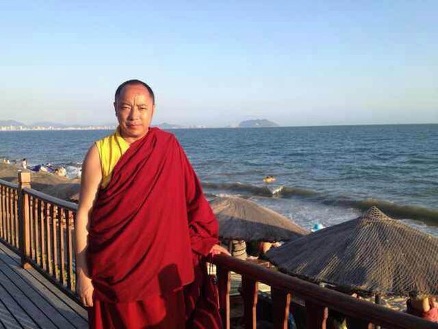 མཁན་པོ་མཁས་གྲུབ་ལགས་འཛིན་བཟུང་མ་བྱས་སྔོན་གྱི་པར། 