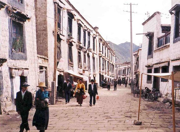 རྡོ་རིང་པན་ཊི་ཏ་བསྟན་འཛིན་དཔལ་འབྱོར་གྱི་མི་ཚེ་ལོ་རྒྱུས།