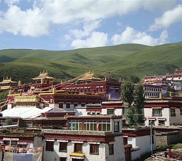  ལི་ཐང་ཁུལ་དུ་ཞབས་བརྟན་བཀག་སྡོམ་བྱས་པ།
