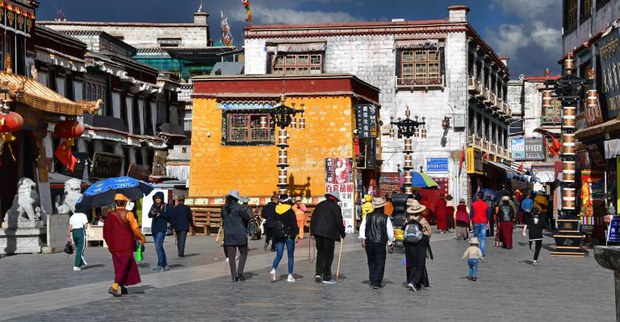 བོད་རང་སྐྱོང་ལྗོངས་ནང་མི་གྲངས་ས་ཡ་གསུམ་དང་འབུམ་དྲུག་ཁྲི་བཞི་ཡོད་ཚུལ་བཀོད་ཡོད་པ། བོད་རང་སྐྱོང་ལྗོངས་ནང་མི་གྲངས་ས་ཡ་གསུམ་དང་འབུམ་དྲུག་ཁྲི་བཞི་ཡོད་ཚུལ་བཀོད་ཡོད་པ།