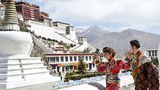 གཞན་གྱི་མིག་ནང་བདེ་སྐྱིད་ལྡན་པའི་བོད་མི།