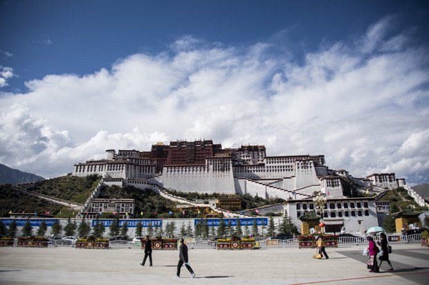 རྒྱ་ནག་གི་མི་རིགས་དབྱེ་འབྱེད་ཀྱི་སྲིད་བྱུས་འོག་བོད་མིར་དཀའ་ངལ།