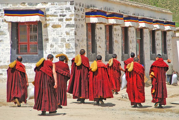 རྒྱ་ནག་གཞུང་གིས་བོད་ཀྱི་ཆོས་དང་རིག་གཞུང་རྩ་མེད་དུ་གཏོང་བ།