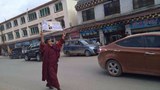 རྒྱ་གཞུང་གིས་མང་དགེ་དགོན་པའི་ནང་དམ་བསྒྲཊ།