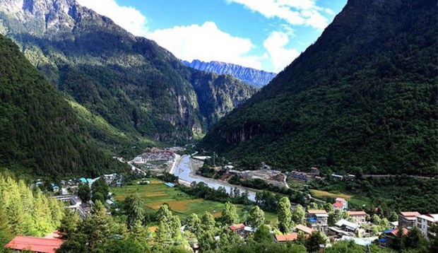 མཚོ་སྣ་དང་སྨིན་གླིང་རྫོངས་གྲོང་ཁྱེར་དུ་བསྒྱུར་རྒྱུའི་གསལ་བསྒྲགས།