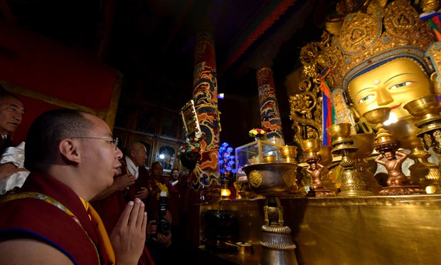 རྒྱལ་མཚན་ནོར་བུའི་ལྷ་ས་དང་ཆབ་མདོའི་གཟིགས་སྐོར་མཇུག་སྒྲིལ་འདུག