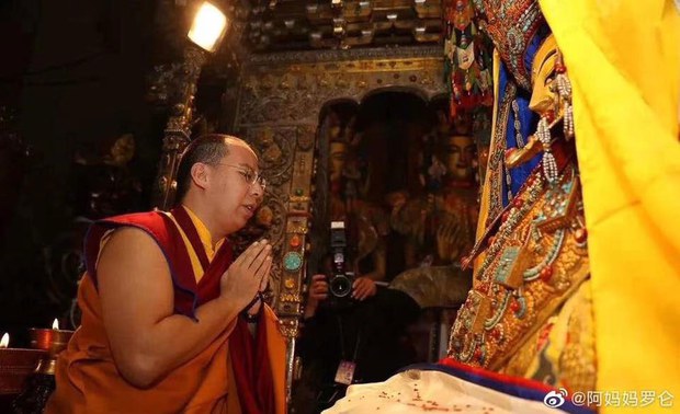 རྒྱ་ནག་གཞུང་གིས་བསྐོ་བཞག་བྱས་པའི་པན་ཆེན་རྒྱལ་མཚན་ནོར་བུ།