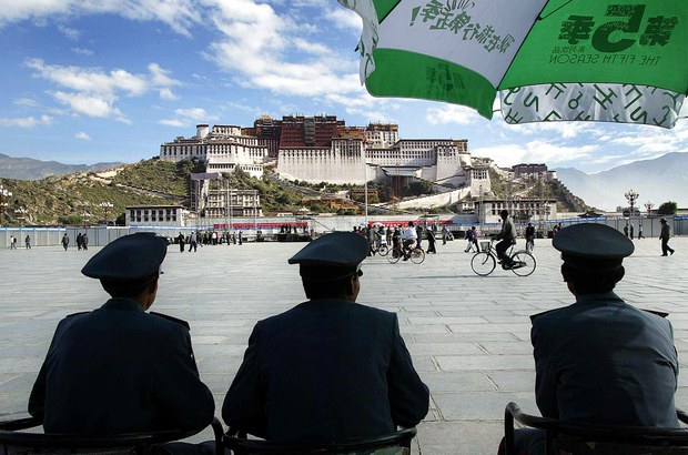 བོད་ནང་བདེ་འཇགས་སྲུང་སྐྱོབ་ཡིན་ཁུལ་གྱིས་དམ་དྲག་ཤུགས་ཆེ་བྱེད་བཞིན་པ། བོད་ནང་བདེ་འཇགས་སྲུང་སྐྱོབ་ཡིན་ཁུལ་གྱིས་དམ་དྲག་ཤུགས་ཆེ་བྱེད་བཞིན་པ།