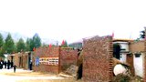 བོད་མིའི་ཁང་པའི་སྟེང་རྒྱ་མིའི་རྒྱལ་དར་བསྒྲེང་འཛུགས།