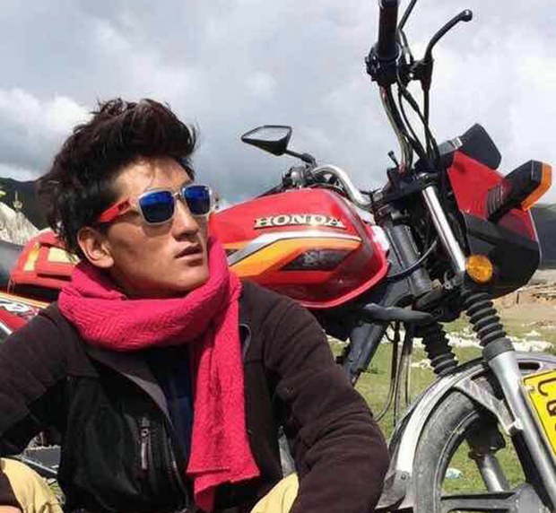 རྒྱ་ནག་ཉེན་རྟོག་པས་བོད་མི་ཞིག་ལ་མེ་མདའ་བརྒྱབས་ནས་རྨས་སྐྱོན་ཕོག་པ། རྒྱ་ནག་ཉེན་རྟོག་པས་བོད་མི་ཞིག་ལ་མེ་མདའ་བརྒྱབས་ནས་རྨས་སྐྱོན་ཕོག་པ།
