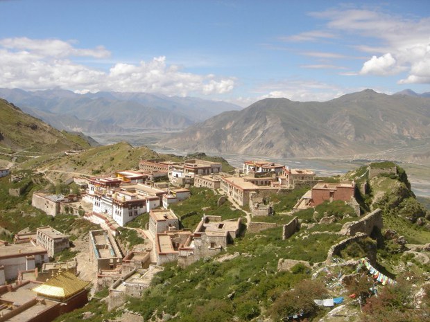 ལོ་རབས་བརྒྱད་བཅུའི་ནང་བོད་ནང་གི་སེ་འབྲས་དགའ་གསུམ་ཉམས་གསོ་ཇི་ལྟར་གནང་ཡོད་པ།