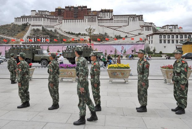 འདས་པའི་ལོ་ངོ་བཅུའི་རིང་གི་བོད་མིའི་གནས་སྟངས།