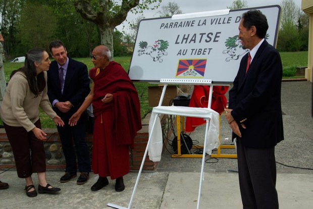 བོད་ནང་གི་གྲོང་སྡེ་དང་གྲོང་གསེབ་བདག་སྐྱོང་གི་ལས་འགུལ།
