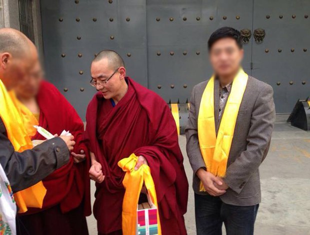 གངས་ཉིའམ་ཀུན་དགའ་ཚངས་དབྱངས་བཙོན་བཀྲོལ་དང་མི་མང་གིས་དགའ་བསུ།