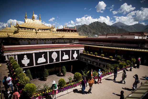 བོད་མིའི་གནས་སྡོད་གྲོང་ཁྱེར་ཁག་ཏུ་རྒྱ་མི་ཇེ་མང་འགྲོ་བཞིན་པ།