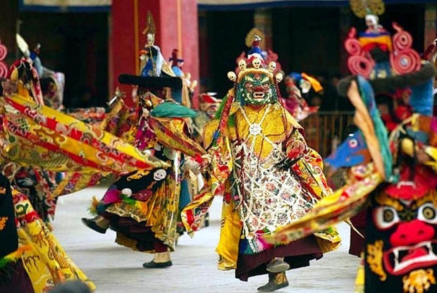 གར་འཆམ་ཇི་ལྟར་བྱུང་ཚུལ།