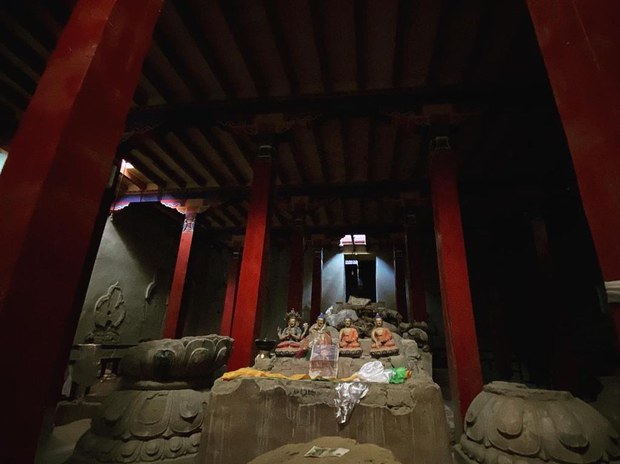 འཁོར་ཆགས་དགོན་ནས་འདྲི་རྩད་དང་མཐོ་ལྡིང་དགོན་ནས་སེམས་ཧ་ཅང་སྐྱོ་སྟེ་མིག་ཆུ་ཤོར་བ།  དུམ་བུ་བརྒྱད་པ།
