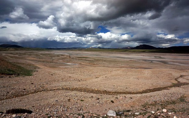 བོད་ནང་གི་འབྲོག་པའི་འཚོ་གནས་དང་ཁོར་ཡུག་ལ་གནོད་སྐྱོན་ཚབས་ཆེ་བཏང་བའི་སྐོར་དཔྱད་རྩོམ་སྤེལ་ཡོད་པ།