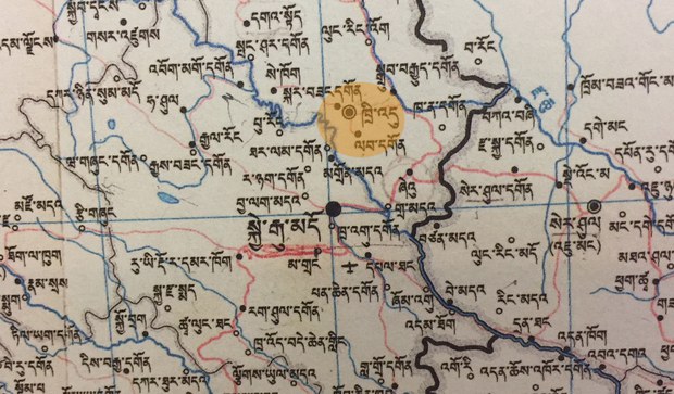 ཡུལ་ཤུལ་ཁྲི་འདུ་རྫོང་དུ་སློབ་ཟུར་བ་རྣམས་ལ་དམག་སྦྱོང་བྱེད་དུ་འཇོག་བཞིན་པ།