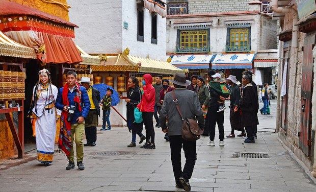 ལྷ་སར་རྒྱ་རིགས་ཡུལ་སྐོར་སྤྲོ་འཆམ་པ་ཁྱོན་ཆེ་སླེབས་ཡོད་པ།