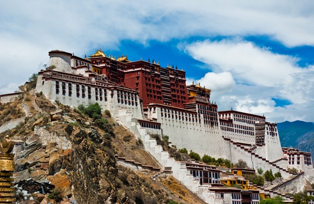 ལྷ་ས་སྲིད་དོན་གྱི་ལྟེ་གནས་ཤིག་ཏུ་ཇི་ལྟ་གྱུར་ཚུལ། ལྷ་ས་སྲིད་དོན་གྱི་ལྟེ་གནས་ཤིག་ཏུ་ཇི་ལྟ་གྱུར་ཚུལ།