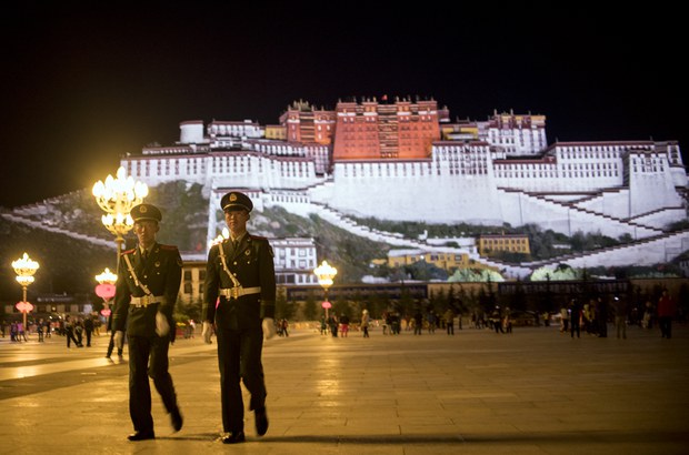 བོད་ལ་ཞི་བའི་བཅིངས་གྲོལ་བཏང་བའི་ཉིན་མོ་ཞེས་པ་སྲུང་བརྩི།