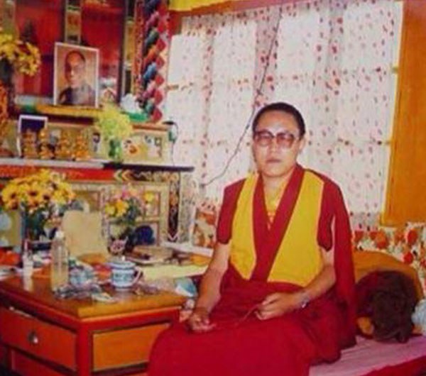 བསྟན་འཛིན་བདེ་ལེགས་རིན་པོ་ཆེའི་ལོ་རྒྱུས། བསྟན་འཛིན་བདེ་ལེགས་རིན་པོ་ཆེའི་ལོ་རྒྱུས།