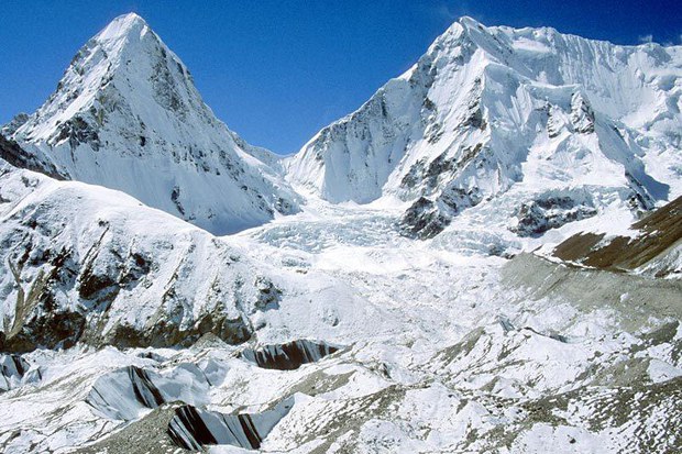 བོད་གངས་ཅན་ལྗོངས་ཀྱི་འཁྱགས་རོམ་མུ་མཐུད་དེ་བཞུར་འགྲོ་བ།