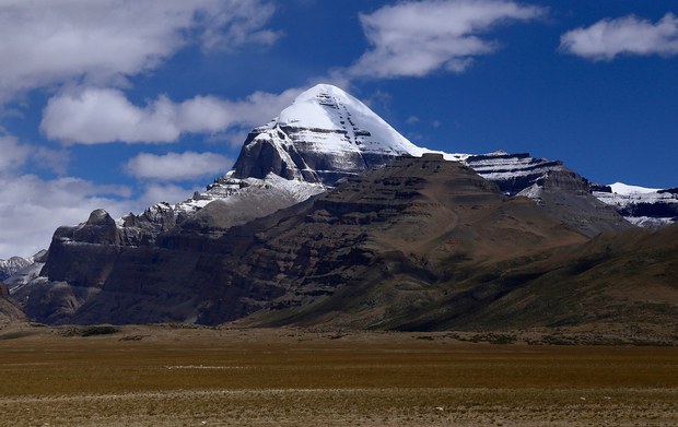 ང་ཚོའི་གནས་མཆོག་དང་ཁོང་ཚོའི་གད་སྙིགས་རྭ་བ།   